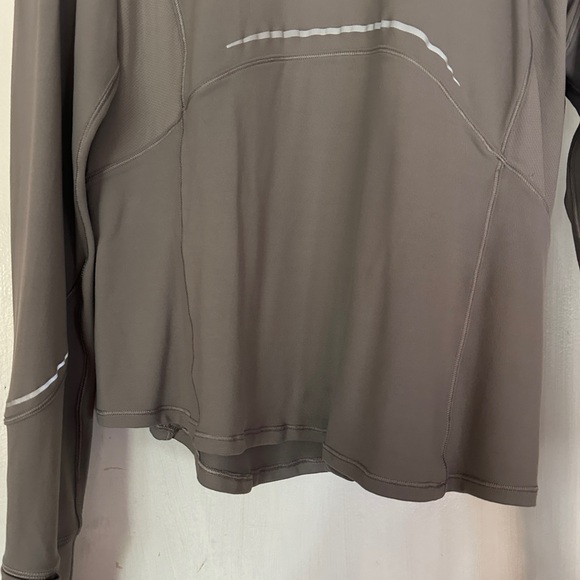 lululemon Long-Sleeve Shirt - Picture 3 of 9